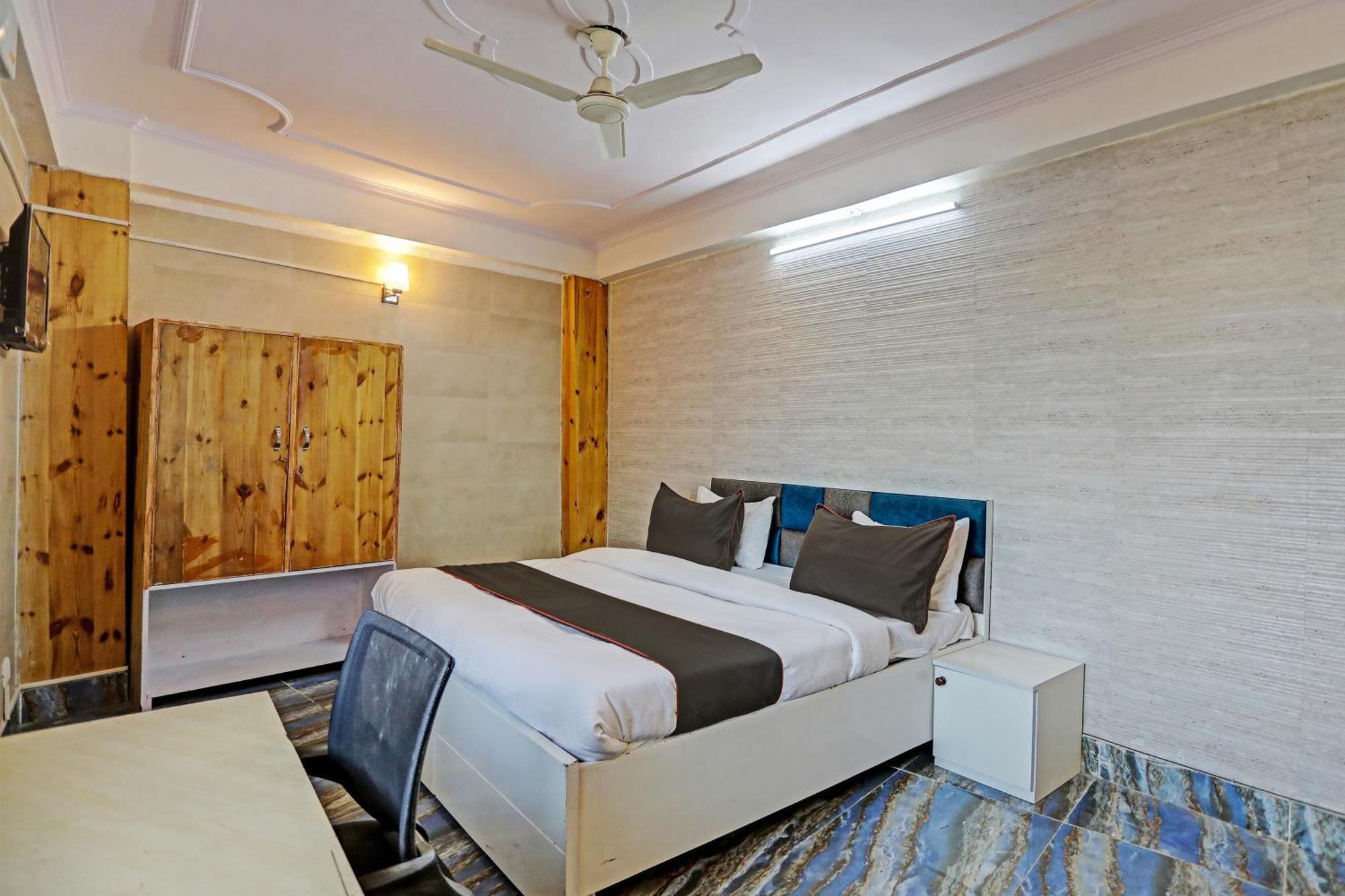 Umen Hotel Nearest Sector 66 Noida Esterno foto