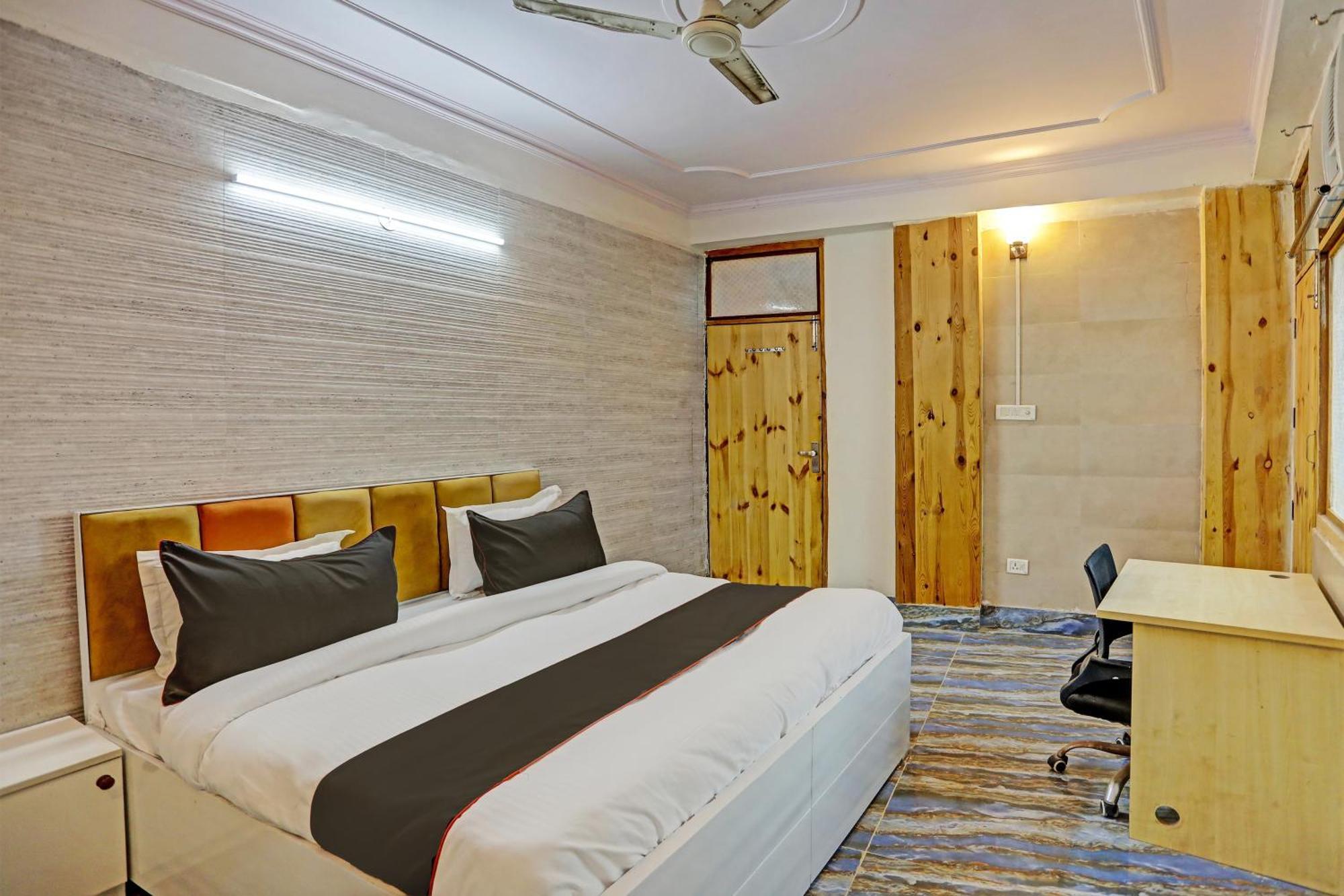 Umen Hotel Nearest Sector 66 Noida Esterno foto