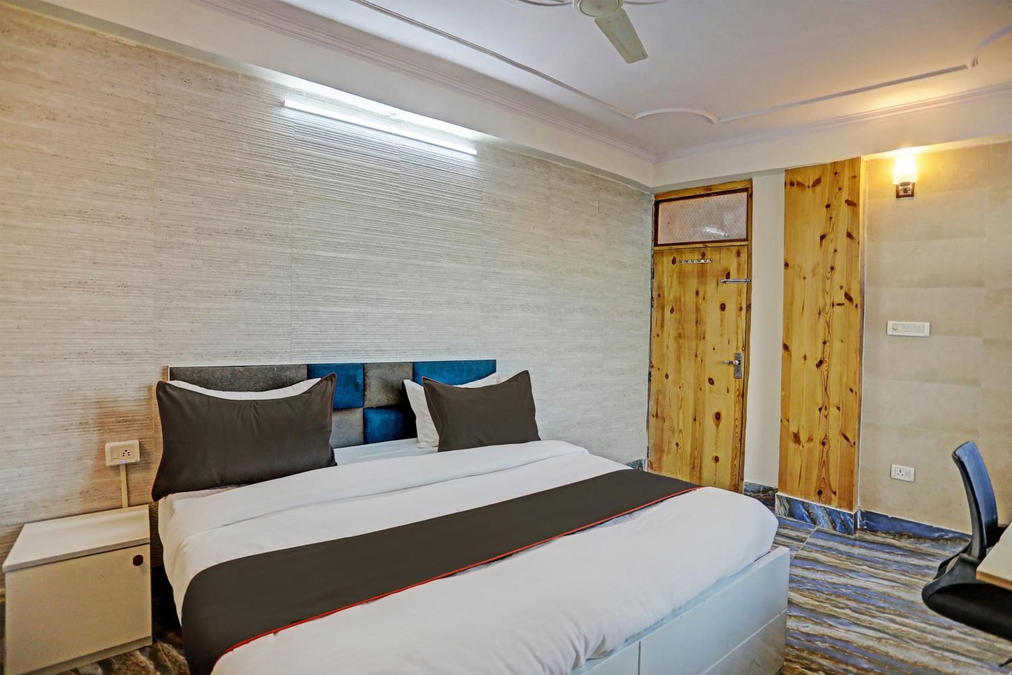Umen Hotel Nearest Sector 66 Noida Esterno foto