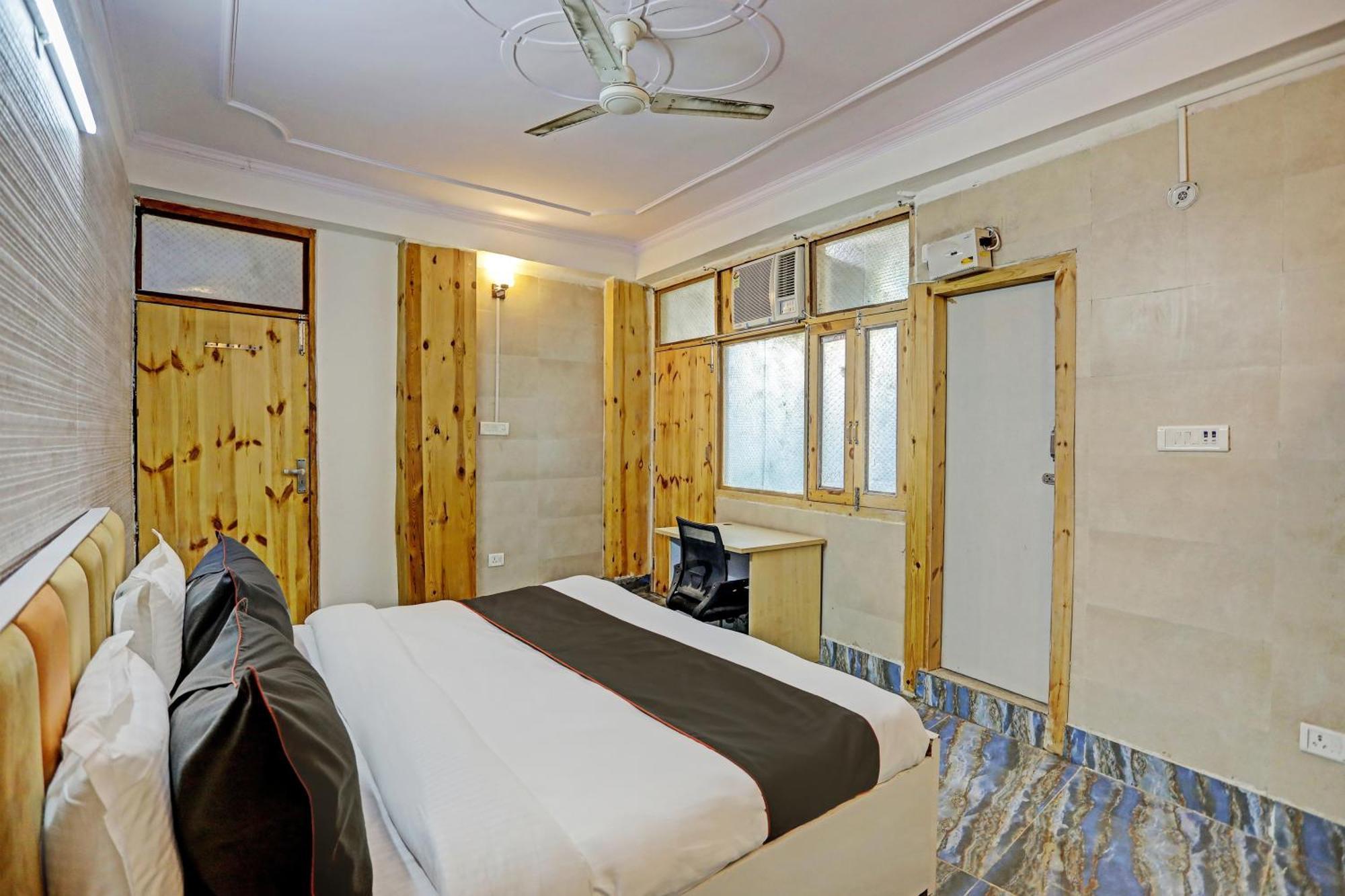 Umen Hotel Nearest Sector 66 Noida Esterno foto