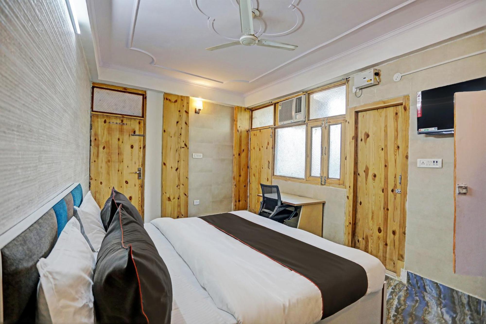 Umen Hotel Nearest Sector 66 Noida Esterno foto